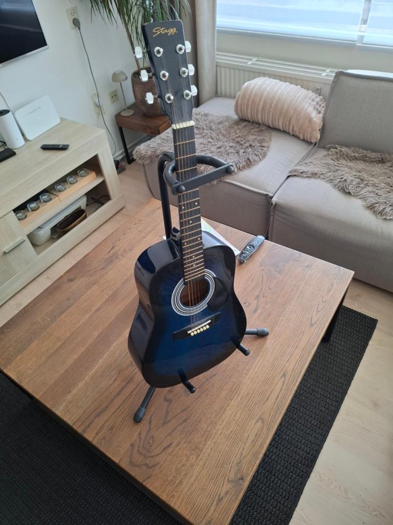 Stagg Westerngitaar met standaard, Muziek en Instrumenten, Ophalen of Verzenden, Gebruikt, Western- of Steelstringgitaar