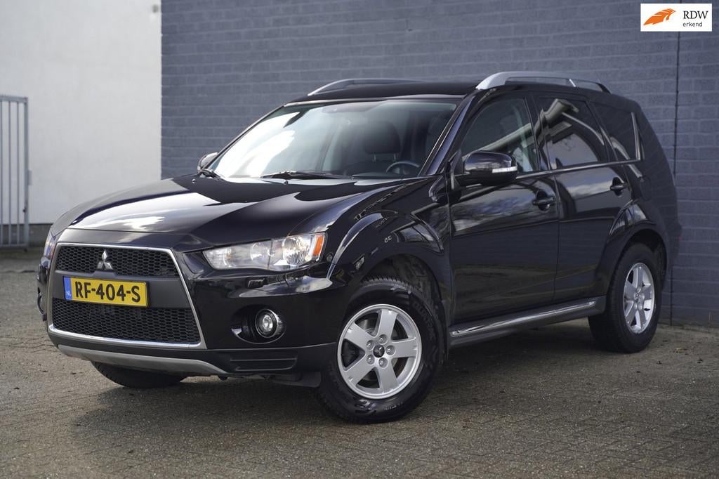 Mitsubishi Outlander 2.0 Intro Edition Half Leder, Navigatie, 1998 cc, Zwart, 4 cilinders, Zwart
