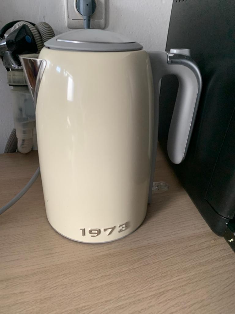 Beige Japandi retro waterkoker nieuw, Witgoed en Apparatuur, Waterkokers, 1 tot 2 liter, Ophalen of Verzenden, Zo goed als nieuw