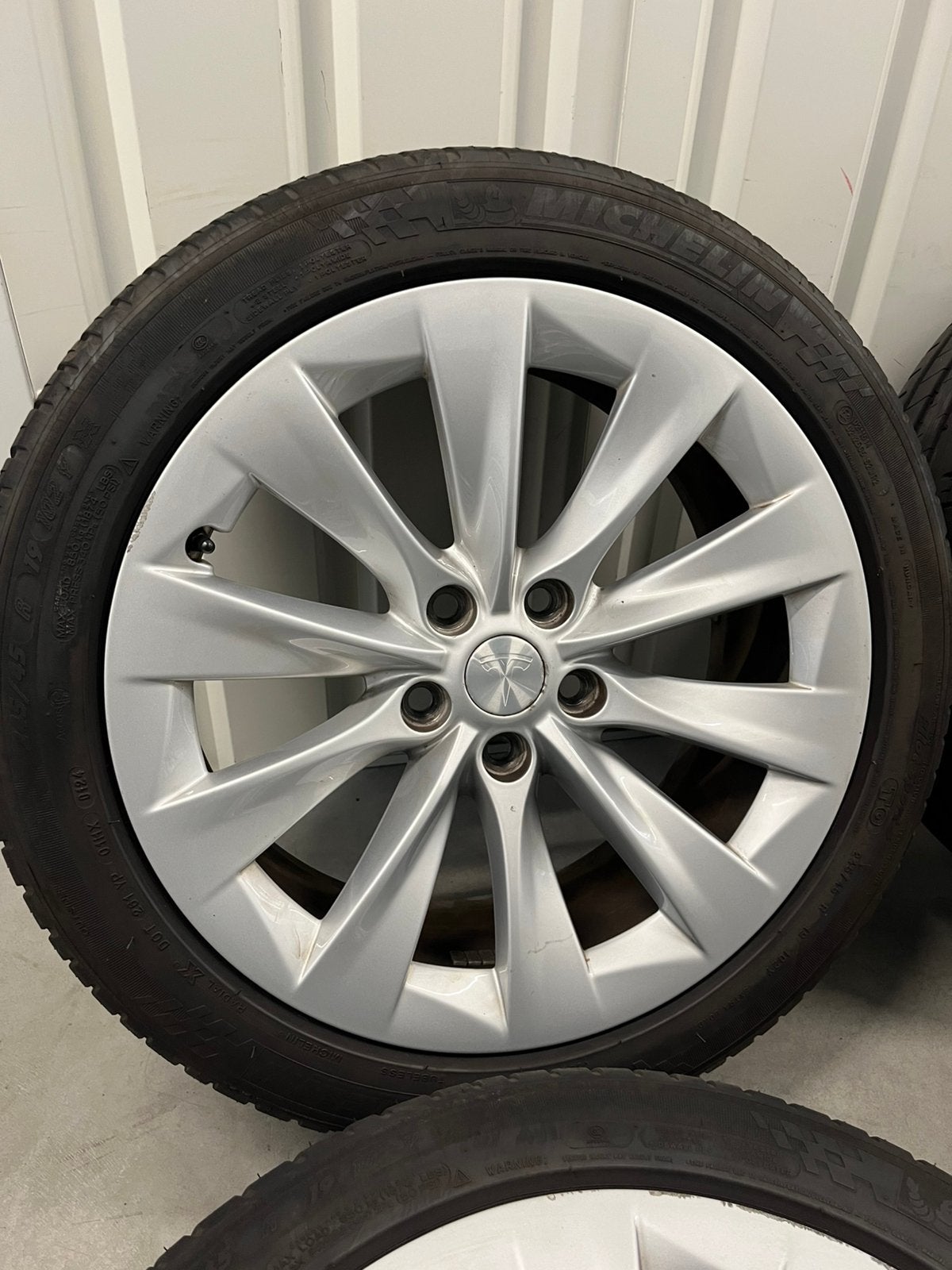 Foto 3 van Tesla Model 19 inch Slipstream Michelin Tpms 5x120