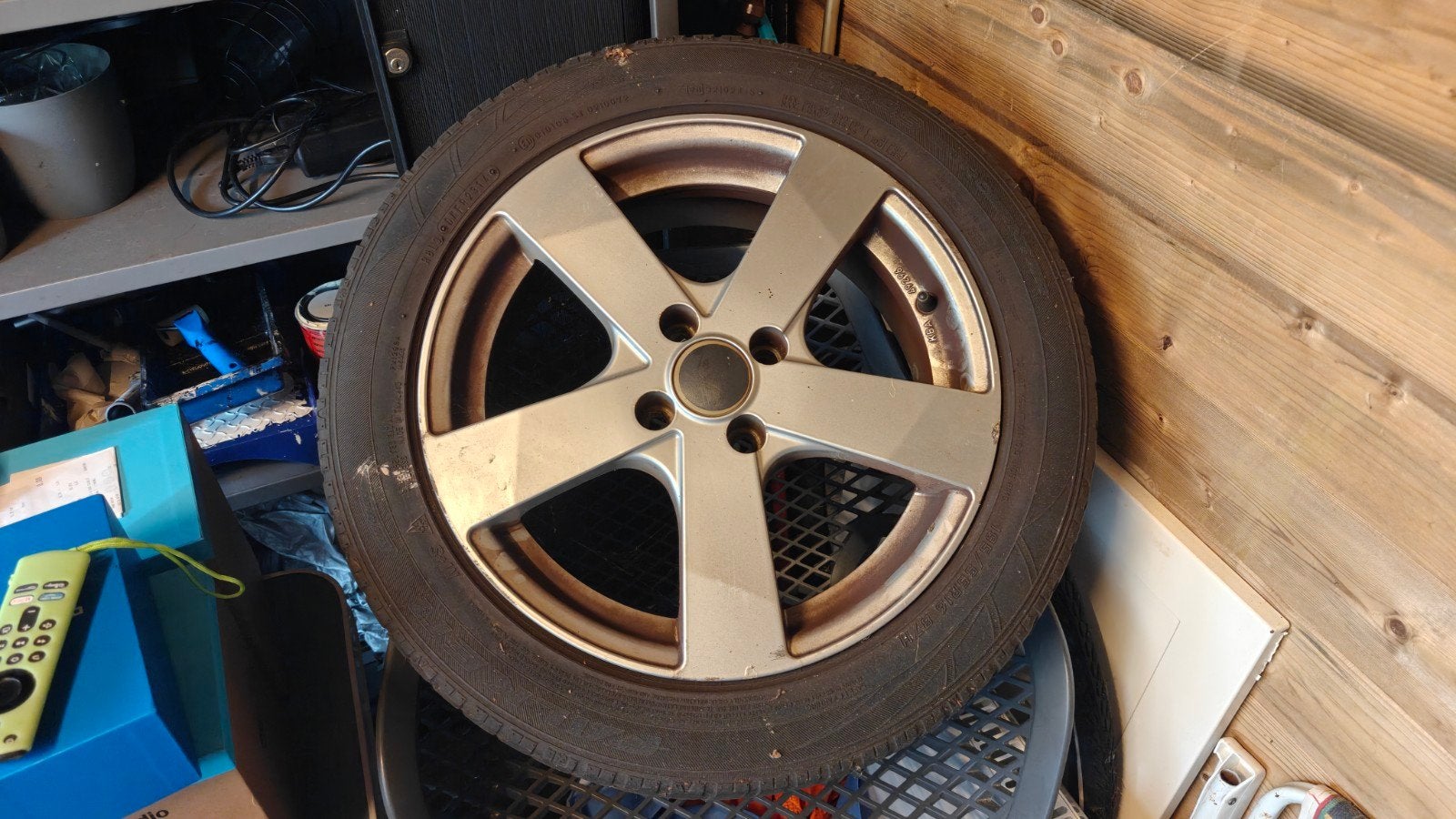 Toyota Corolla (E12) winterbanden met velg 195/55R16 (4x100), Auto-onderdelen, Ophalen, Gebruikt, 16 inch, Banden en Velgen