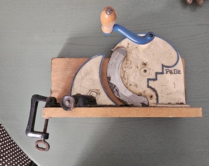 Antieke snijmachine van Pe.De., Antiek en Kunst, Ophalen of Verzenden