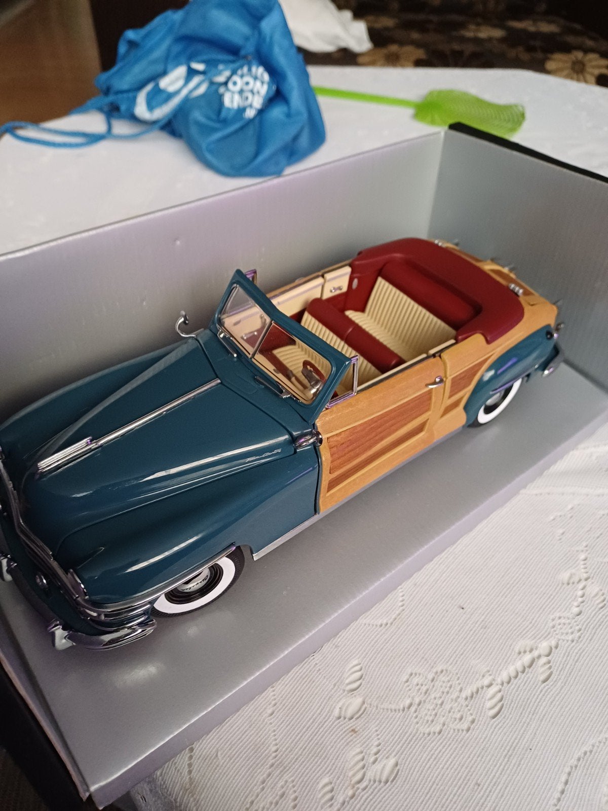 Motor City Classics 1948 Chrysler Town & Country, Ophalen of Verzenden, Zo goed als nieuw, Overige merken