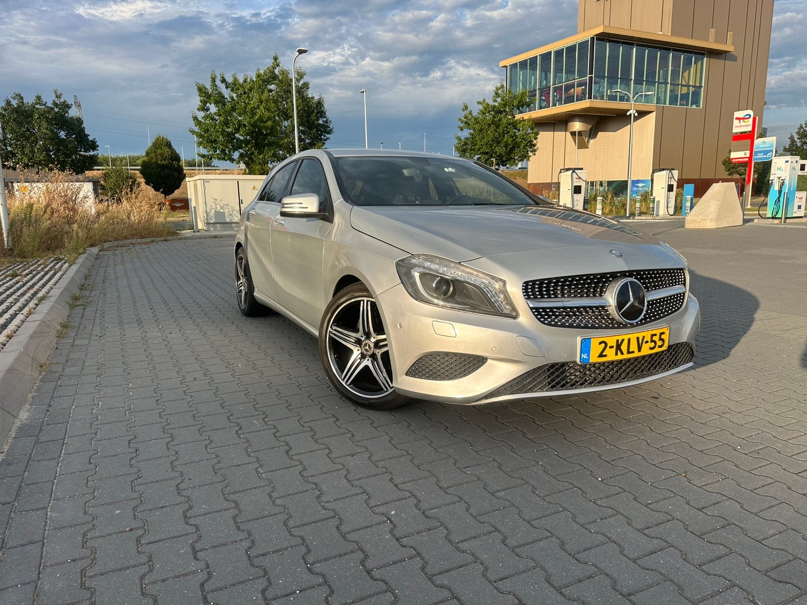 Mercedes-Benz A-Klasse 180 Blue Efficiency NL KM GARANTIE, Auto's, Achterwielaandrijving, 4 cilinders, Leder en Stof, 122 pk