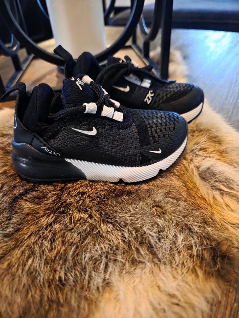 Nieuwe Nike baby schoenen maat 21 bieden mag, Jongen of Meisje, Schoenen, Nieuw, Ophalen of Verzenden