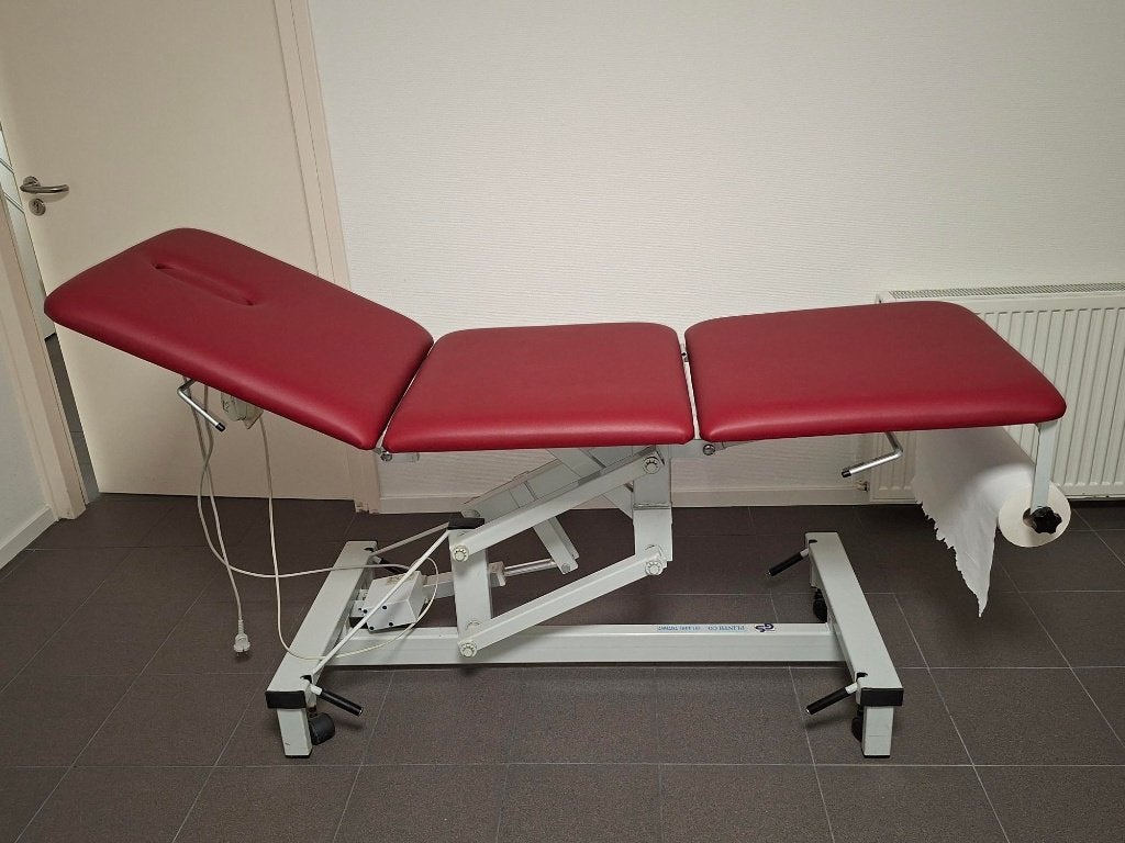 behandeltafel/massagetafel elektrisch verstelbaar te koop, Ophalen, Gebruikt, Massagetafel