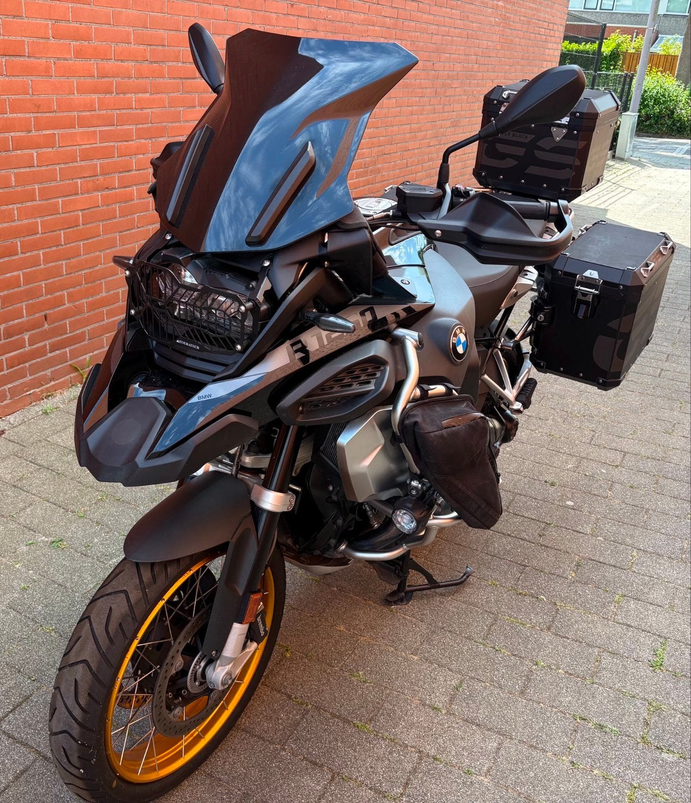 BMW R1250 GS Adventure Triple Black 2023 met koffers, Handvatverwarming, 2 cilinders, Motorrijbewijs A, Particulier