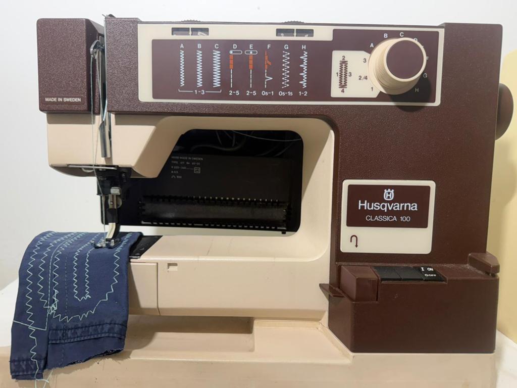 Husqvarna Classica 100 Naaimachine - Vintage Model 100, Ophalen of Verzenden, Gebruikt, Naaimachine, Husqvarna