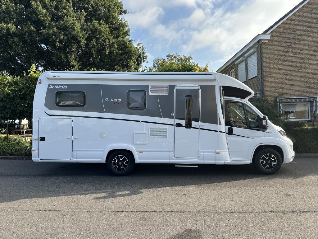 Dethleffs Pulse GT 7051 EB Zeer ruim en compleet, Ringverwarming, Fiat, Airbags, 7 tot 8 meter