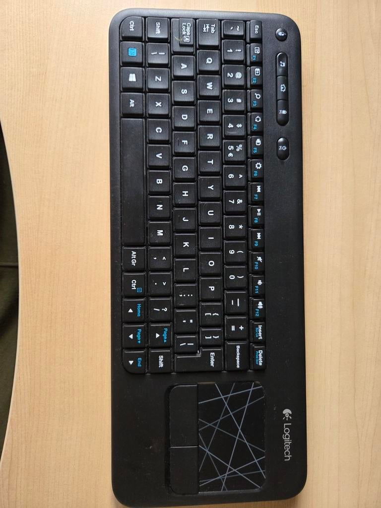 Logitech K400r Draadloos Toetsenbord met Touchpad, Computers en Software, Toetsenborden, Gebruikt, Multimediatoetsen, Verzenden