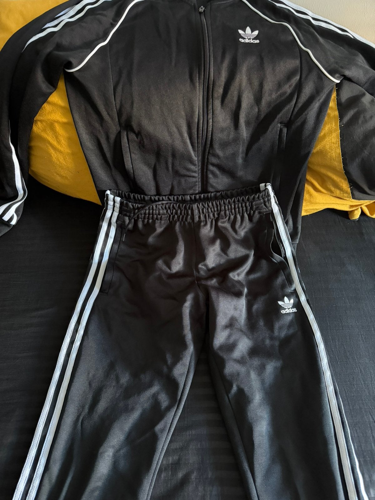 Adidas Originals trainingspak heren maat S ZGAN | €15, Ophalen, Zo goed als nieuw, Zwart, Algemeen