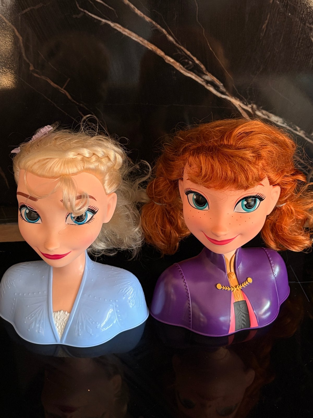 Elsa en Anna kappoppen - Frozen stylinghoofden, Ophalen of Verzenden, Gebruikt, Overige typen