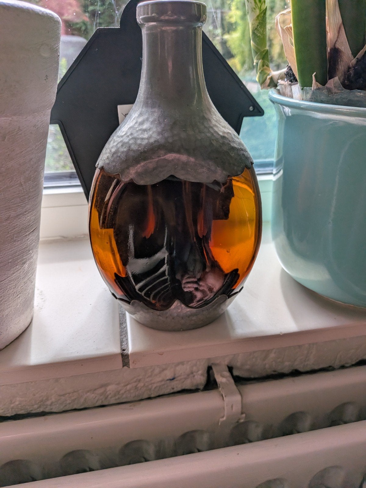 Vintage Oranje Glazen Fles met Tin Decoratie, Ophalen of Verzenden