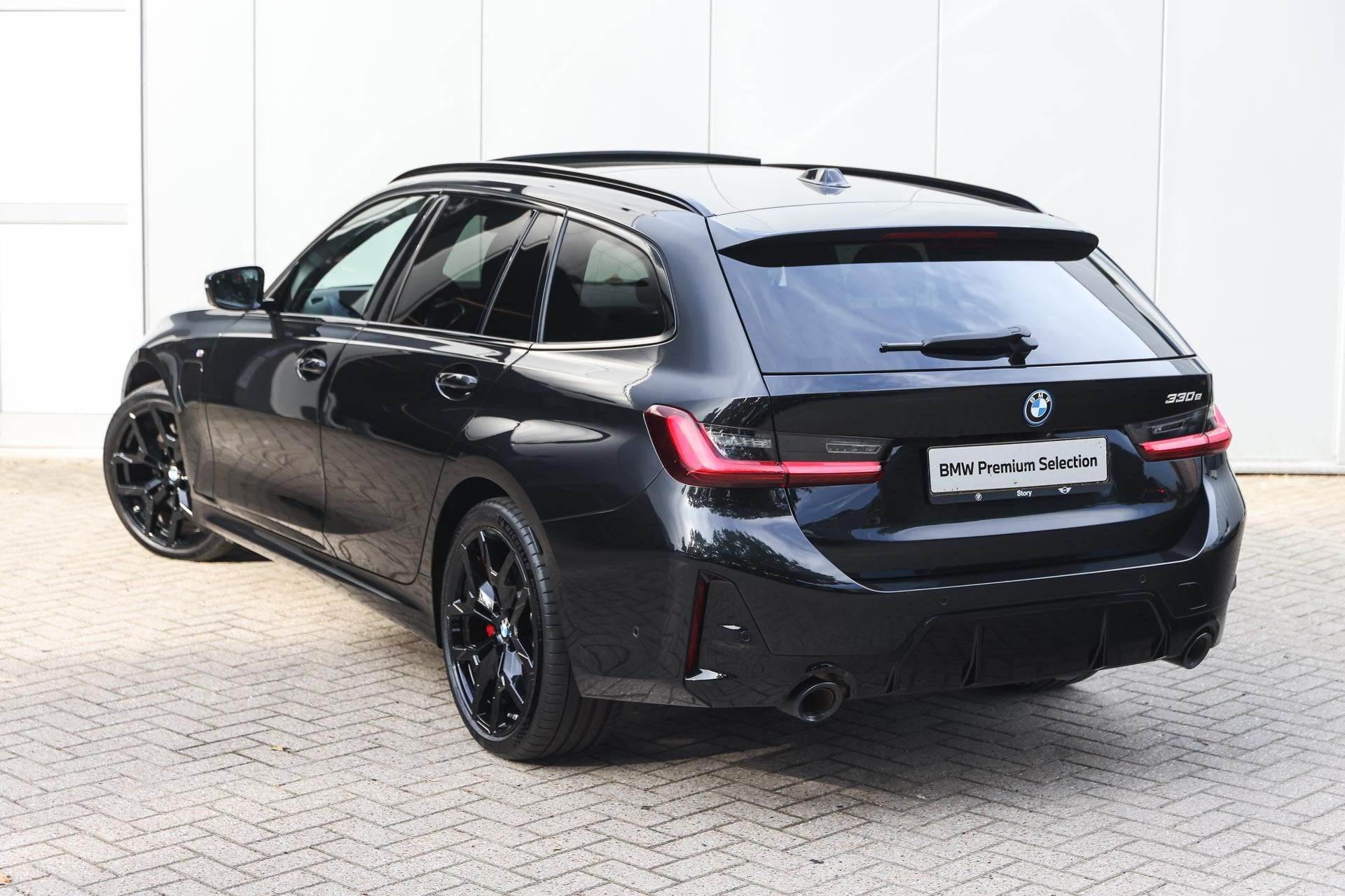BMW 3 Serie Touring 330e M Sport Automaat / Panoramadak / Tr, Achterwielaandrijving, Gebruikt, 4 cilinders, Met garantie (alle)