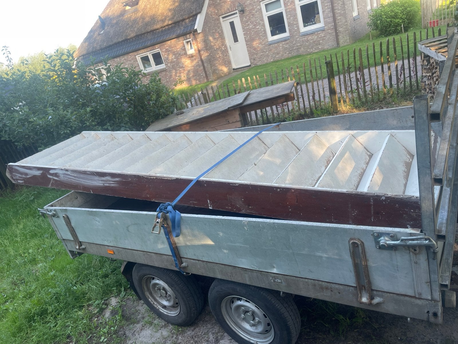 Degelijke houten trap - 91 cm breed, 383 cm lang, Ophalen, Gebruikt, Trap, 2 tot 4 meter
