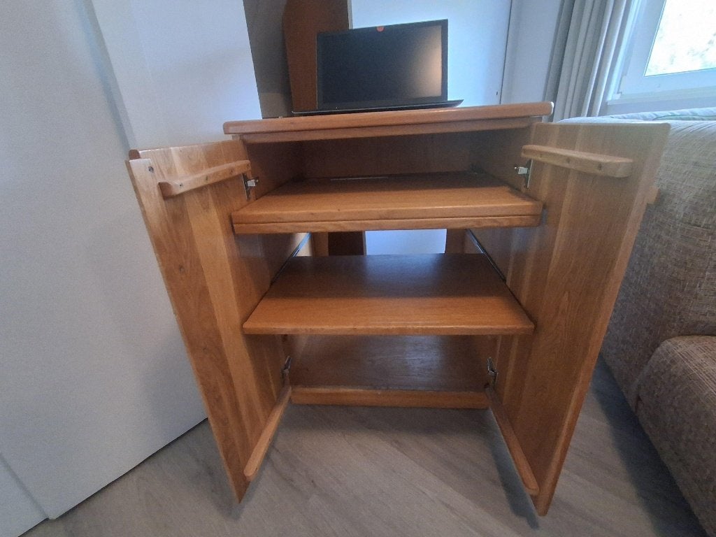 Computer kast, Ophalen, Gebruikt, Modern, Functioneel, Eikenhout