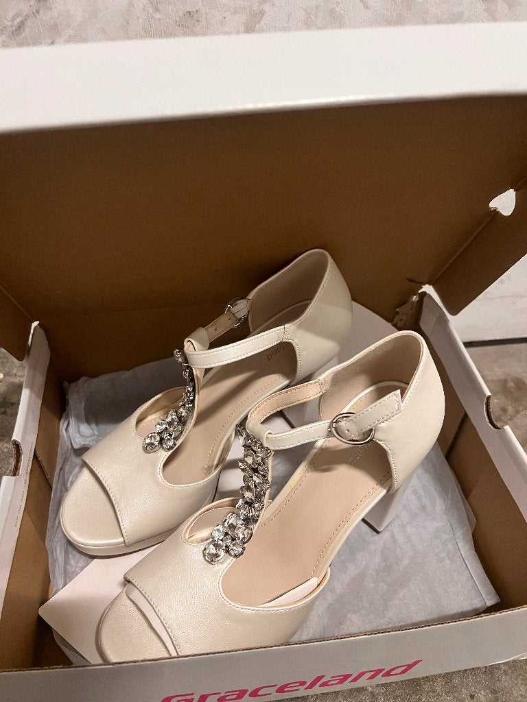 Hakken, Ophalen, Beige, Nieuw, Schoenen met hoge hakken