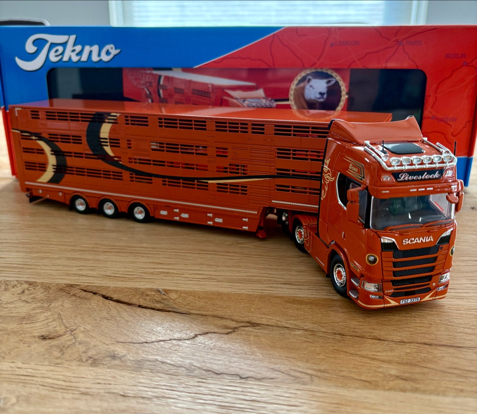 Tekno McNally Scania S Highline 6x2 met Pezzaioli veetrailer, Overige merken, 1:32 tot 1:50, Nieuw, Ophalen of Verzenden
