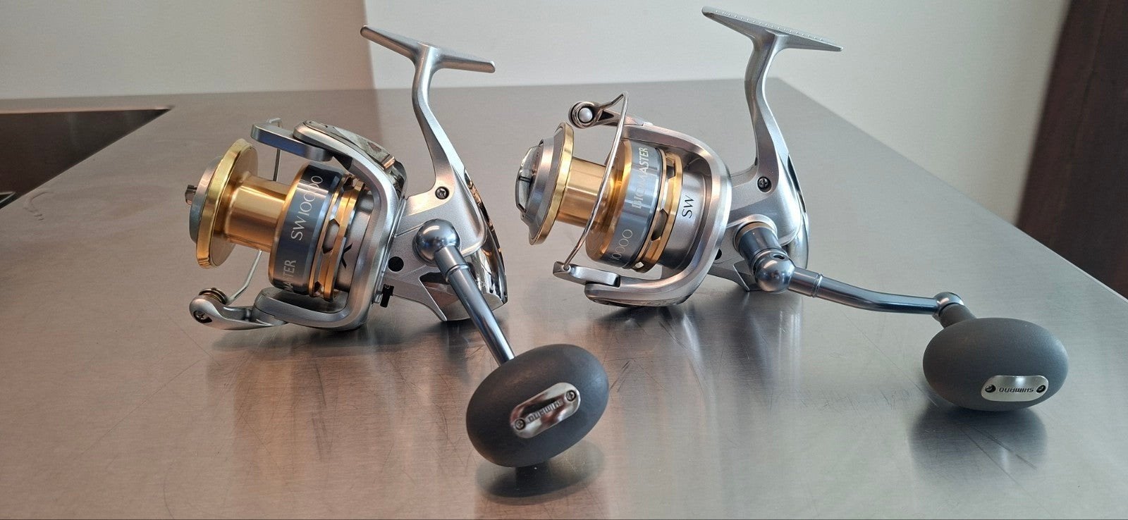 1 shimano biomaster 10.000 sw molen, Ophalen of Verzenden, Zo goed als nieuw, Molen