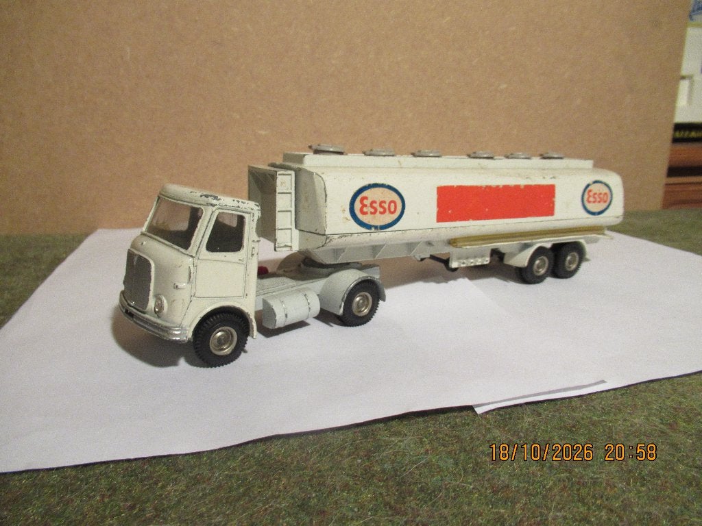 Dinky toy  AEC + tanktrailer, Ophalen of Verzenden, Gebruikt, Bus of Vrachtwagen, Dinky Toys