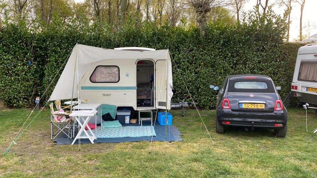 Goede Predom caravan met groot bed incl voortent en luifel, Caravans en Kamperen, Caravans, Vast bed, Tot en met 2, Particulier