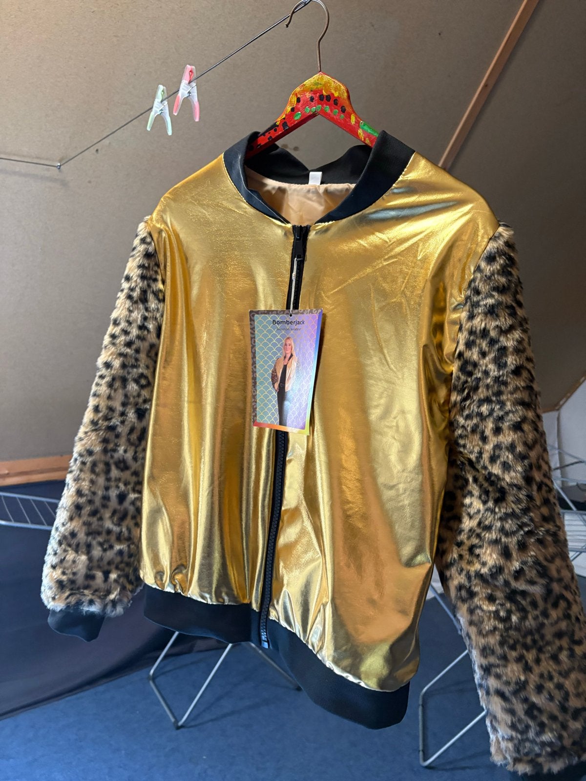 Nieuw Carnaval Dames Jas Maat L/XL - Goud met Panterprint, Kleding | Dames, Carnaval, Maat 42/44 (L), Nieuw, Ophalen of Verzenden