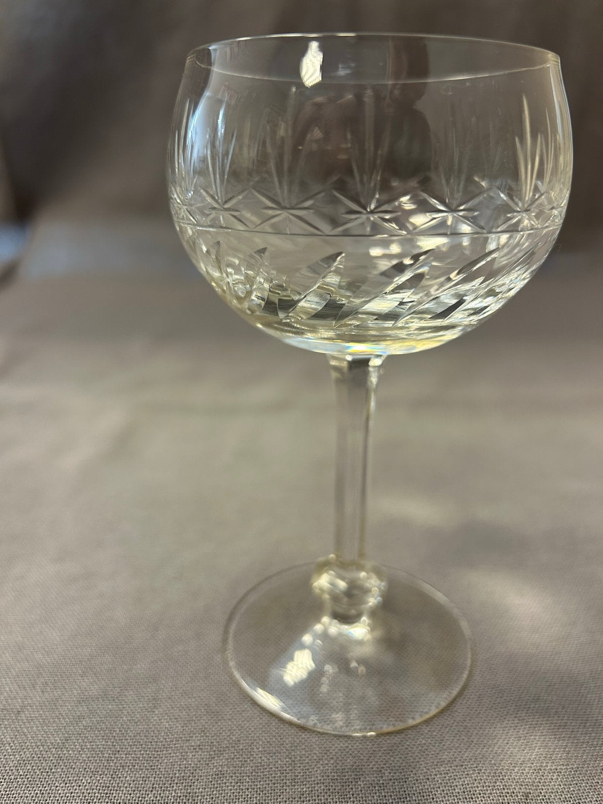 8 kristallen wijnglazen met geslepen decoratie, Ophalen