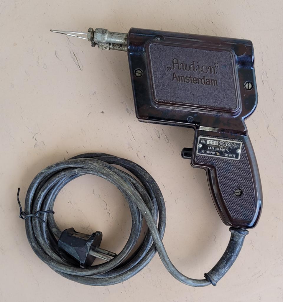 Soldering-Gun Bakeliet model 5-51, Antiek en Kunst, Antiek | Gereedschap en Instrumenten, Ophalen of Verzenden