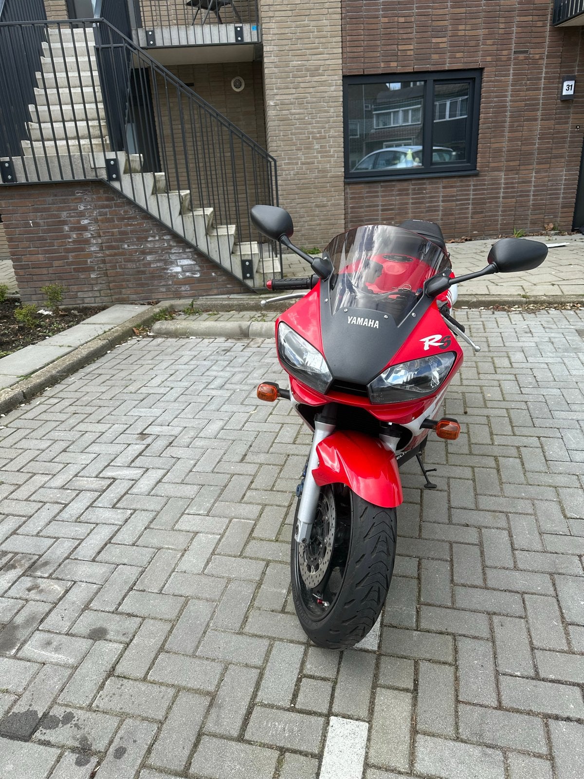 Yamaha YZF-R6 Sportmotor - Rood/Wit - Goede staat, Sportuitlaat, 4 cilinders, Motorrijbewijs A, Gebruikt