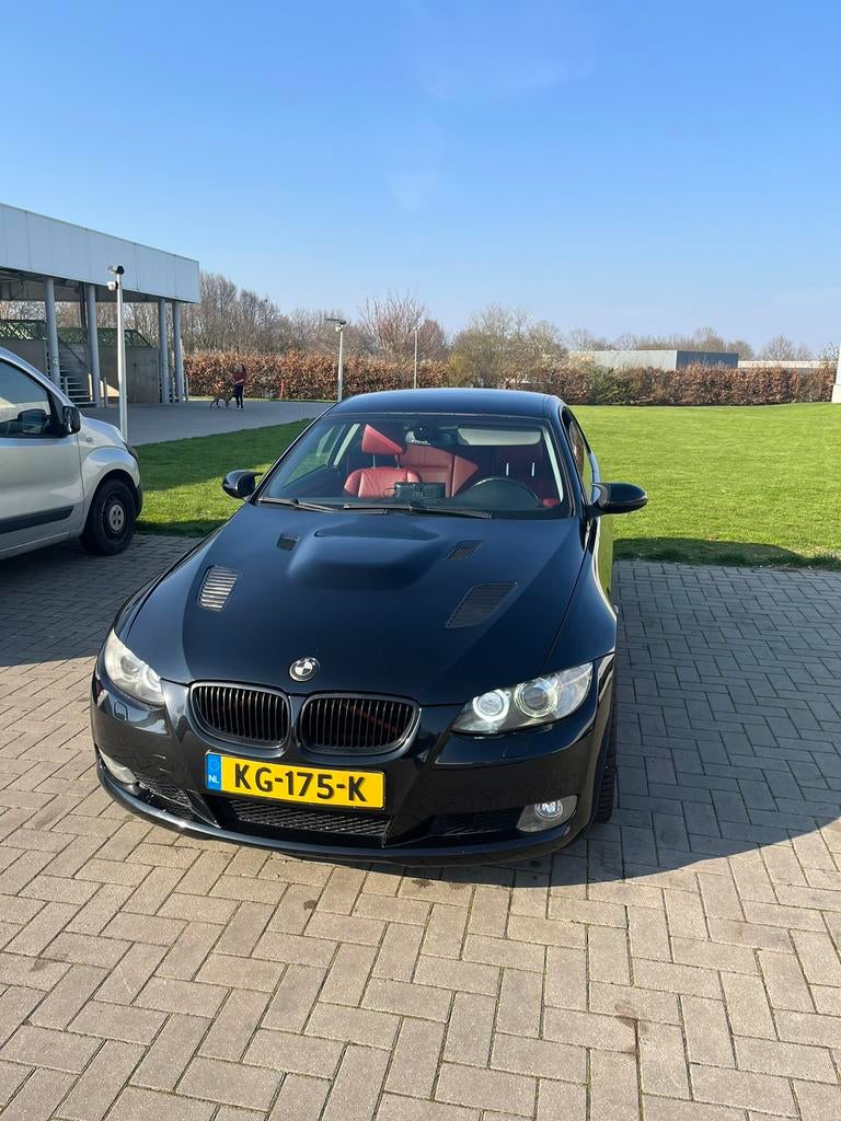 BMW E92 | Te koop!, Auto's, BMW, Particulier, 3-Serie, Apple Carplay, Benzine, B, Coupé, Handgeschakeld, Geïmporteerd, Zwart, Overige kleuren