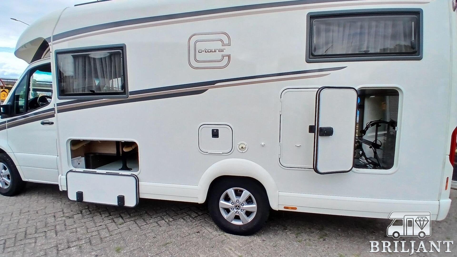Foto 8 van Carthago C-Tourer T-143 automaat/enkele bedden