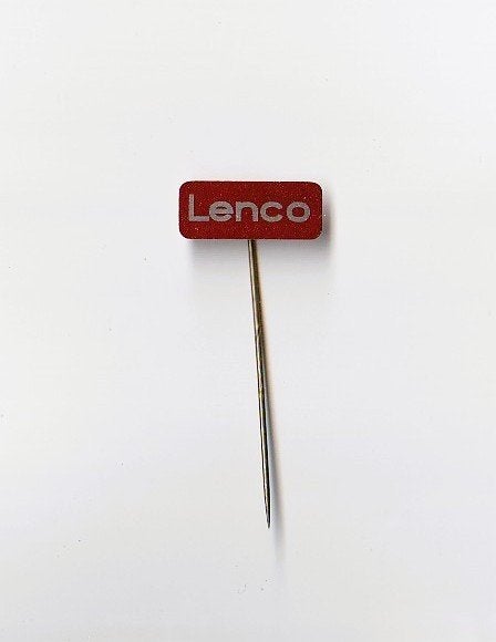 blikken speld van LENCO draaitafels pick-ups, Ophalen of Verzenden, Overige onderwerpen, Speldje of Pin