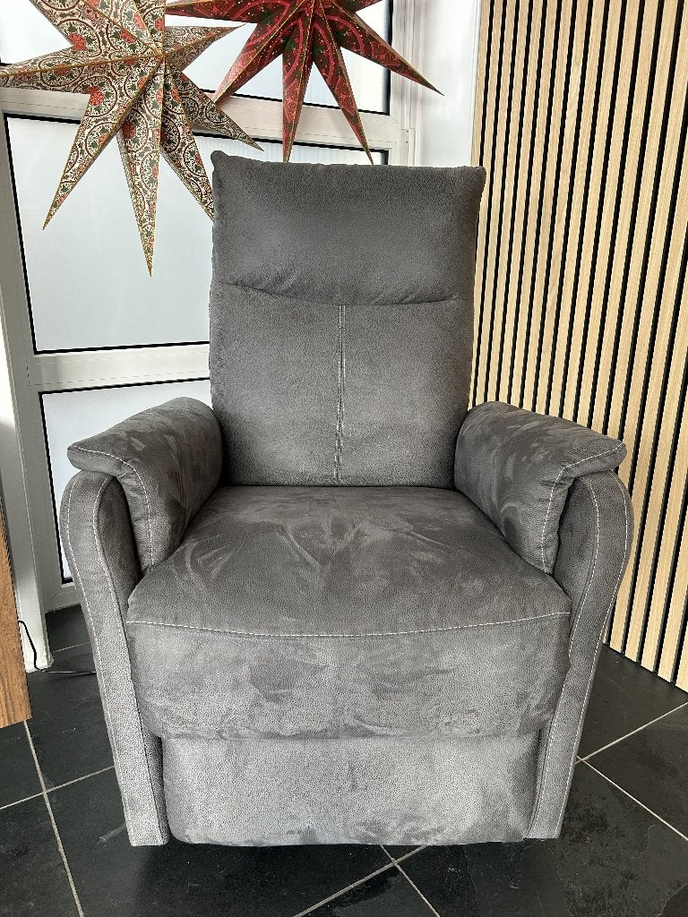 Fauteuil - Elektrische stoel - Grijs kunstleer - 160 euro., Huis en Inrichting, Fauteuils, Ophalen, Zo goed als nieuw, Leer, Minder dan 50 cm
