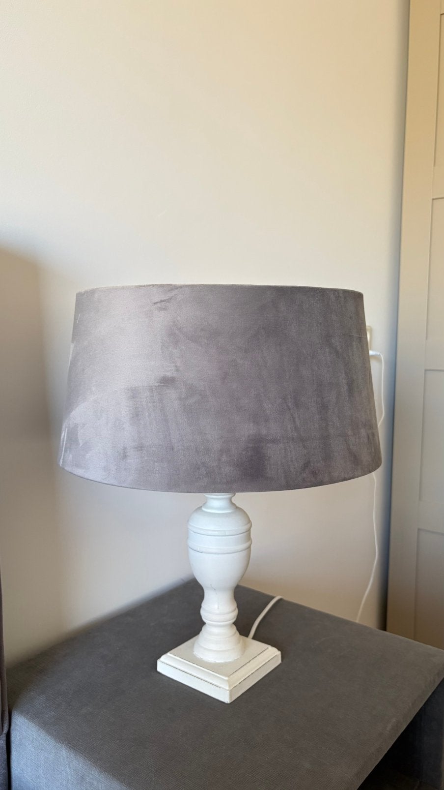 2x luxe suede lampenkappen, Ophalen, Zo goed als nieuw, Grijs, Rond