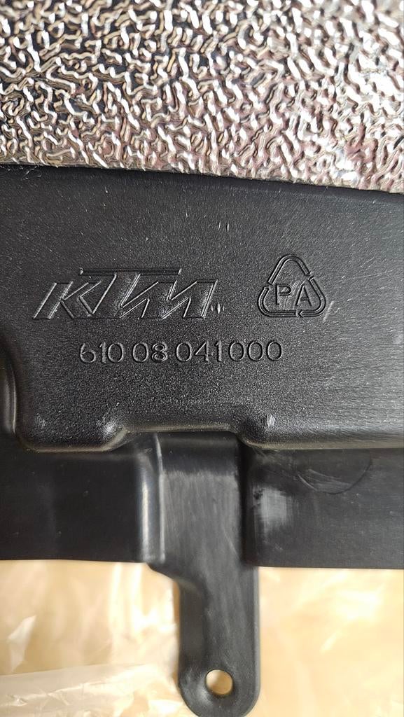 KTM Super duke kuipdeel achter Zwart - Origineel 61008041000, Motoren, Ophalen of Verzenden