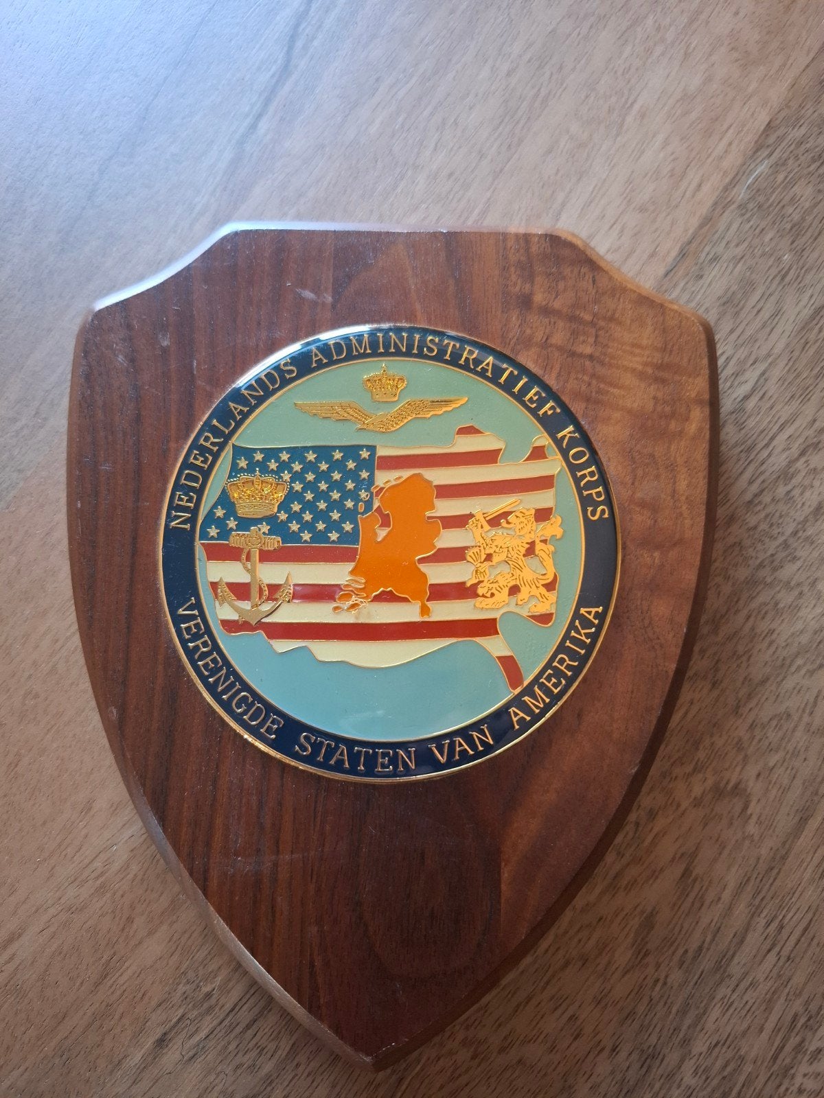 Nederlands Administratief Korps USA Plaquette, Verzamelen, Ophalen of Verzenden, Landmacht, Amerika, Embleem of Badge