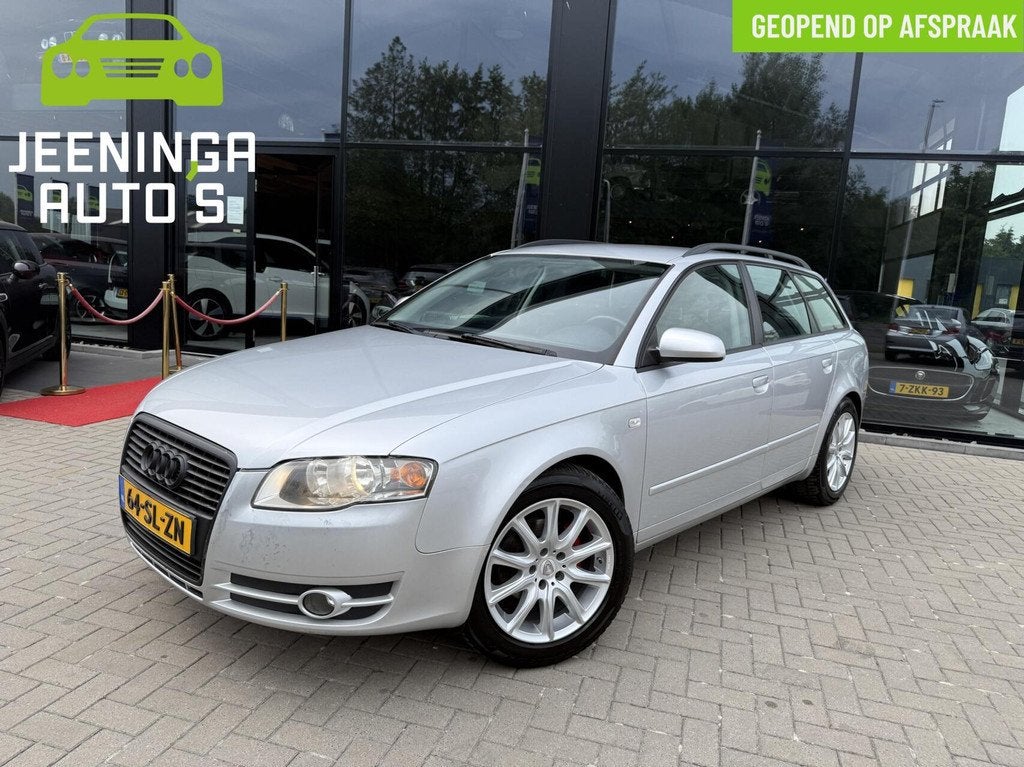 Audi A4 Avant 2.0|Navi|PDC|Trekhaak|LEES TEKST, Auto's, Audi, Stof, Gebruikt, Zwart, 4 cilinders