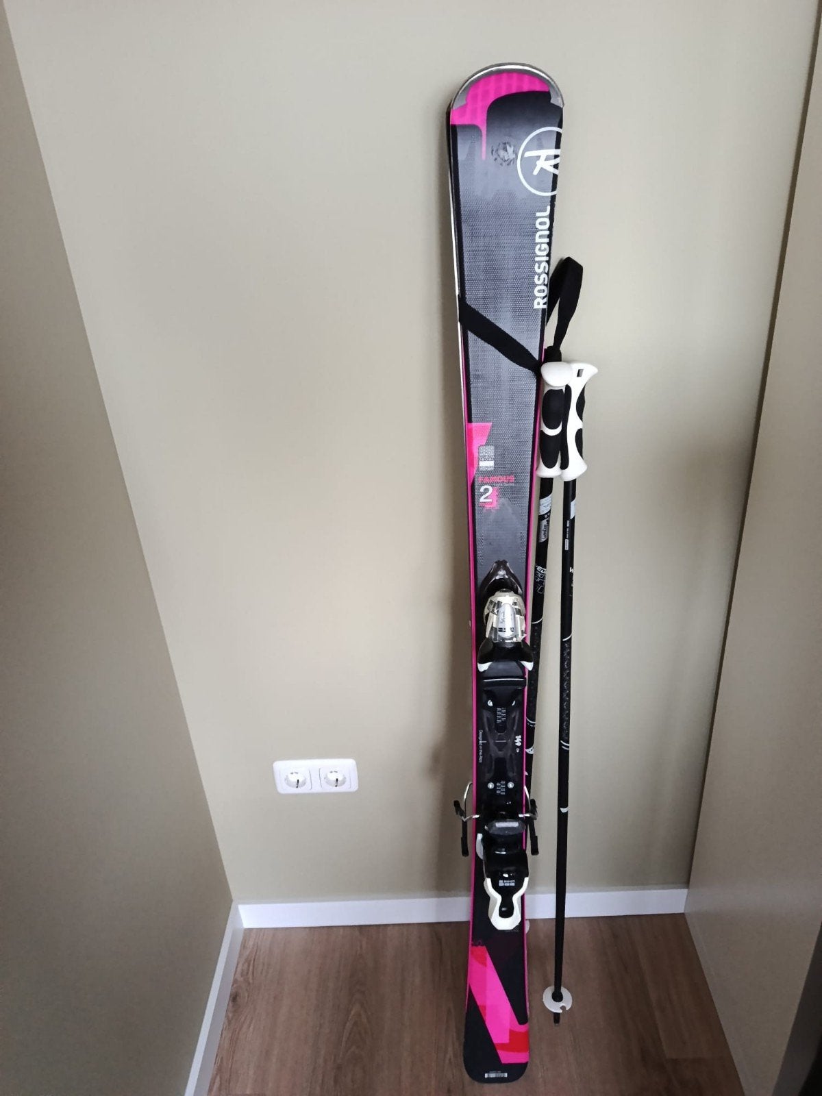 Rossignol ski's met stokken voor dames, 140-160 cm, Ophalen, 140 tot 160 cm, Gebruikt, Rossignol