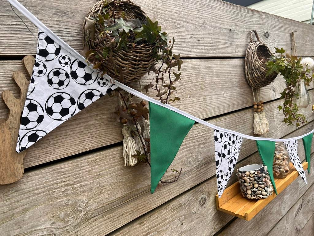 Stoffen vlaggenlijn voetbal, Hobby en Vrije tijd, Feestartikelen, Ophalen of Verzenden, Zo goed als nieuw, Feestartikel, Verjaardag