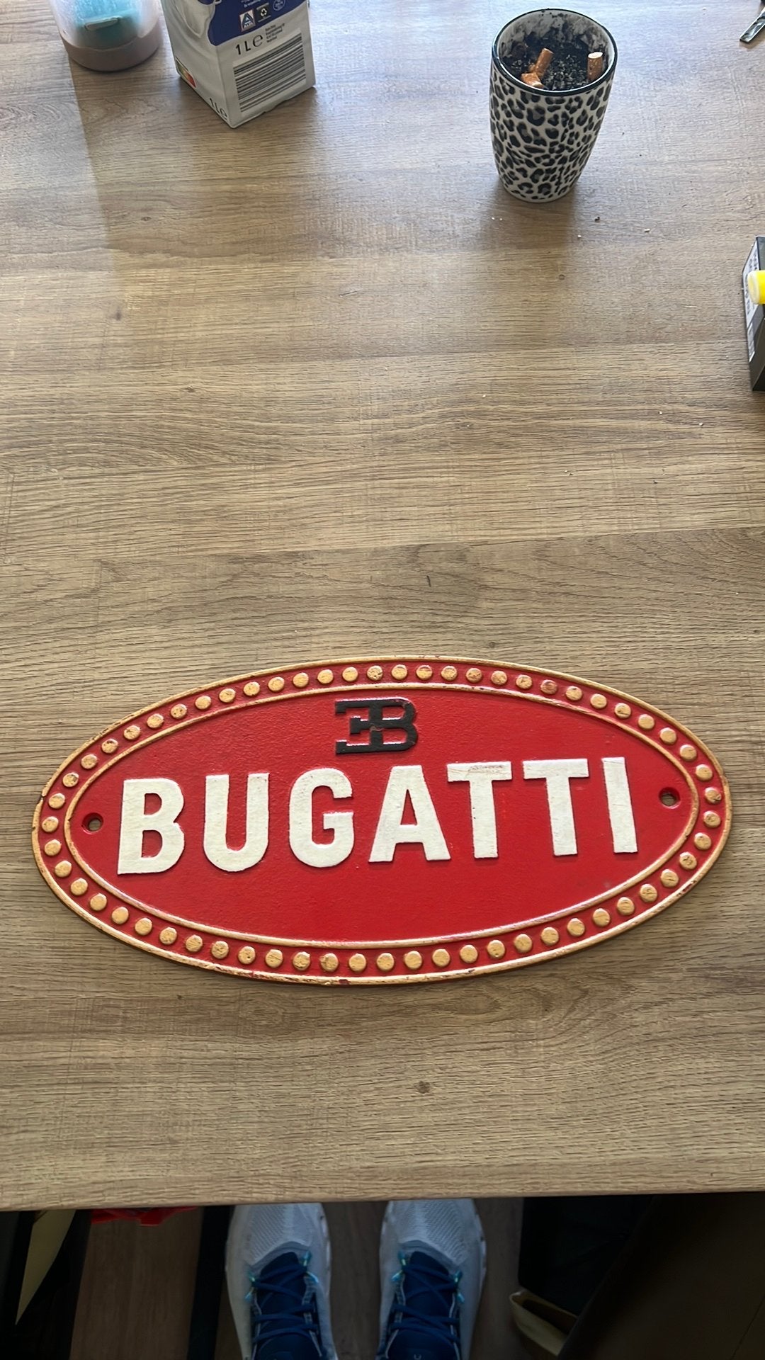 Reclame bordje bugatti van gietijzer, Ophalen, Zo goed als nieuw, Reclamebord