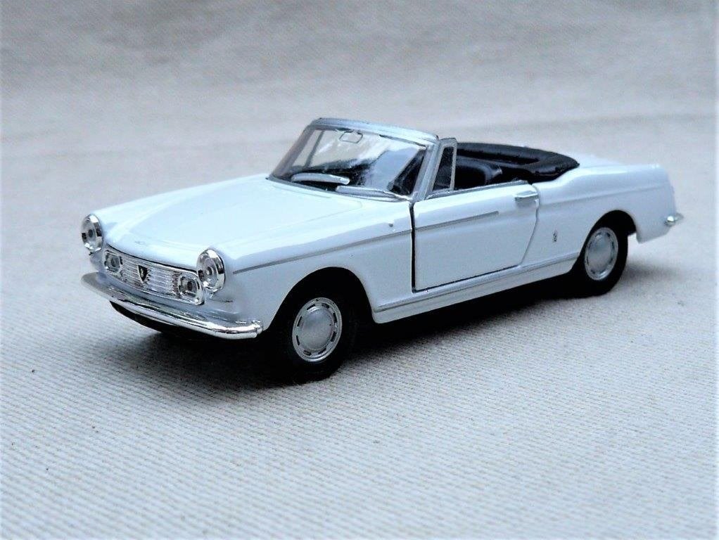 Welly Peugeot 404 cabriolet - open kap. Wit. 1/38., Ophalen of Verzenden, Nieuw, Auto, Overige merken