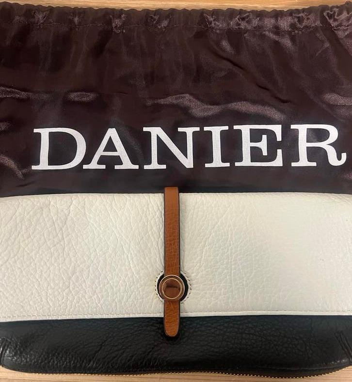 Danier Leren Clutch - Zwart/Wit/ bruin, Ophalen of Verzenden, Zo goed als nieuw, Zwart, Avondtasje