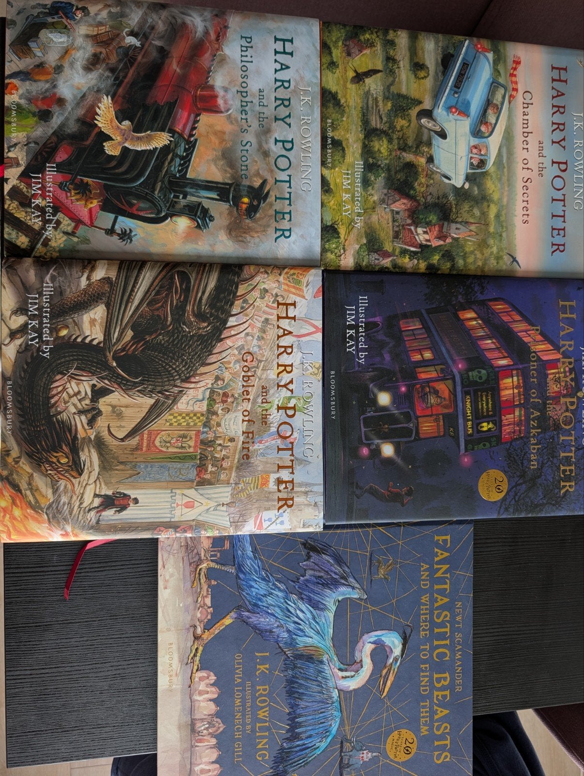 Harry potter illustrated editions 1-4 + Fantastic Beasts, Boeken, Ophalen of Verzenden, Zo goed als nieuw
