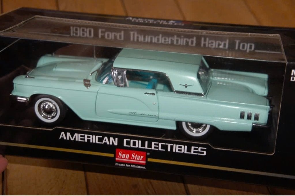 1:18 FORD THUNDERBIRD 1960 HARDTOP COUPE Sun star in box WRH, Verzenden, Zo goed als nieuw, Auto, Sun Star