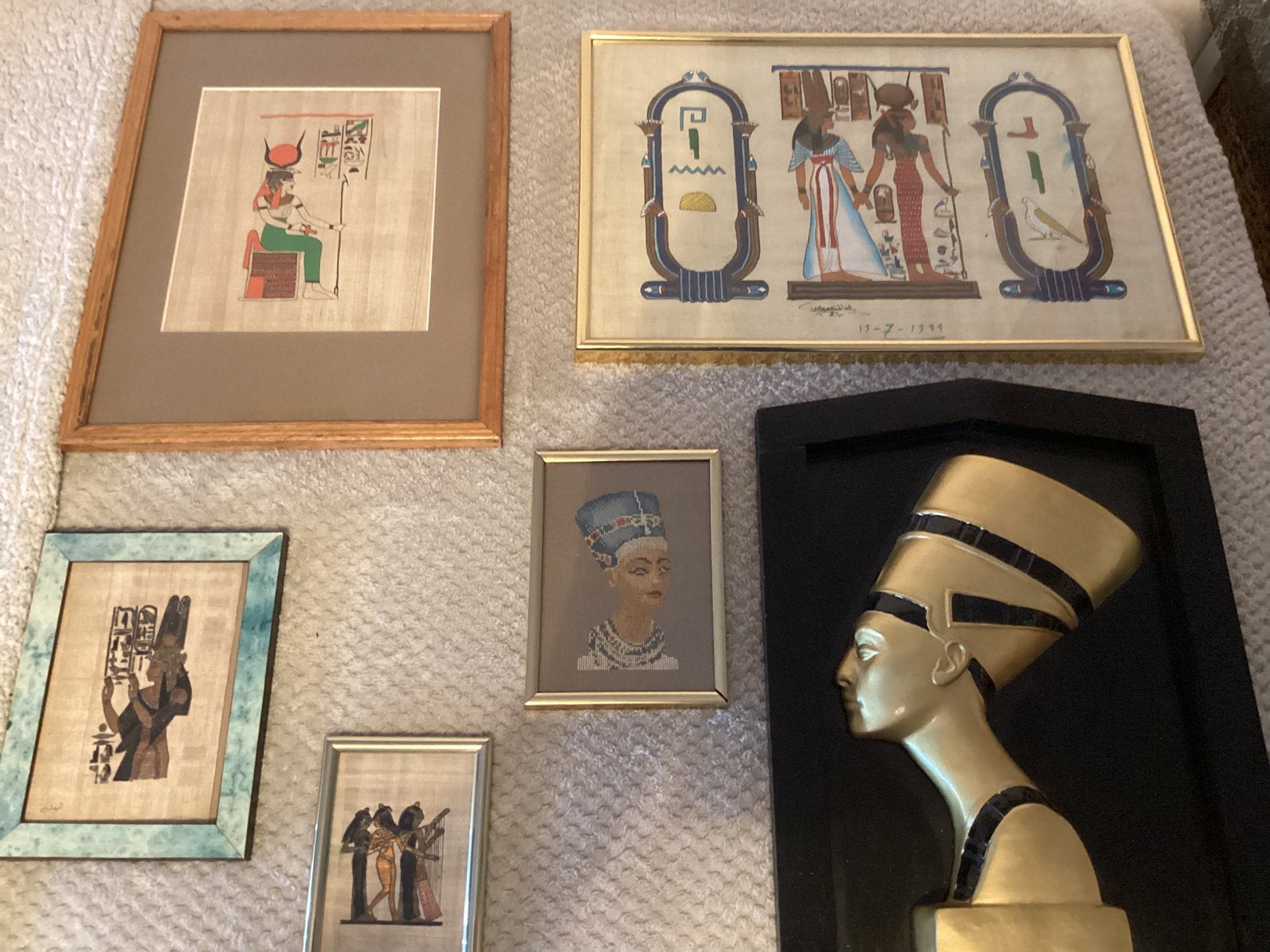 Diverse Egyptisch afbeeldingen in lijst., Ophalen, Gebruikt