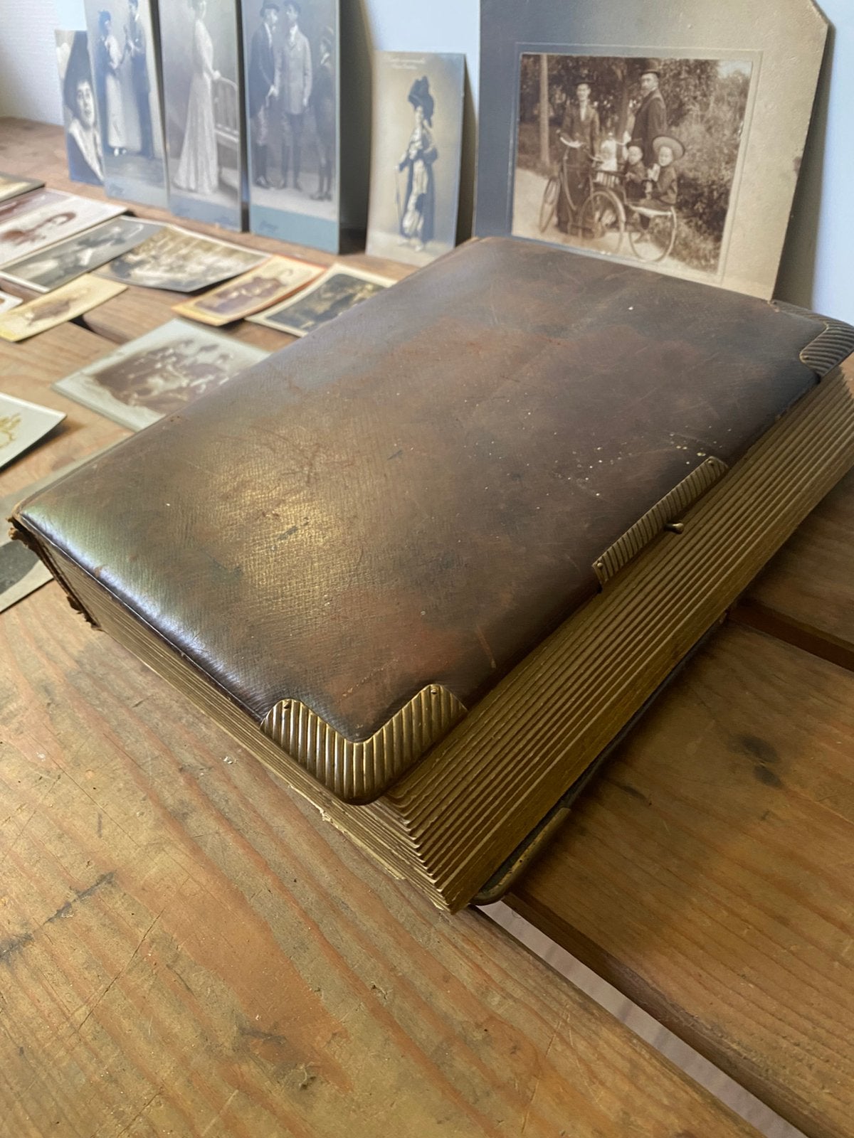 Fotoalbum + diverse foto's, Verzamelen, Foto's en Prenten, Ophalen of Verzenden, Voor 1940, Zo goed als nieuw
