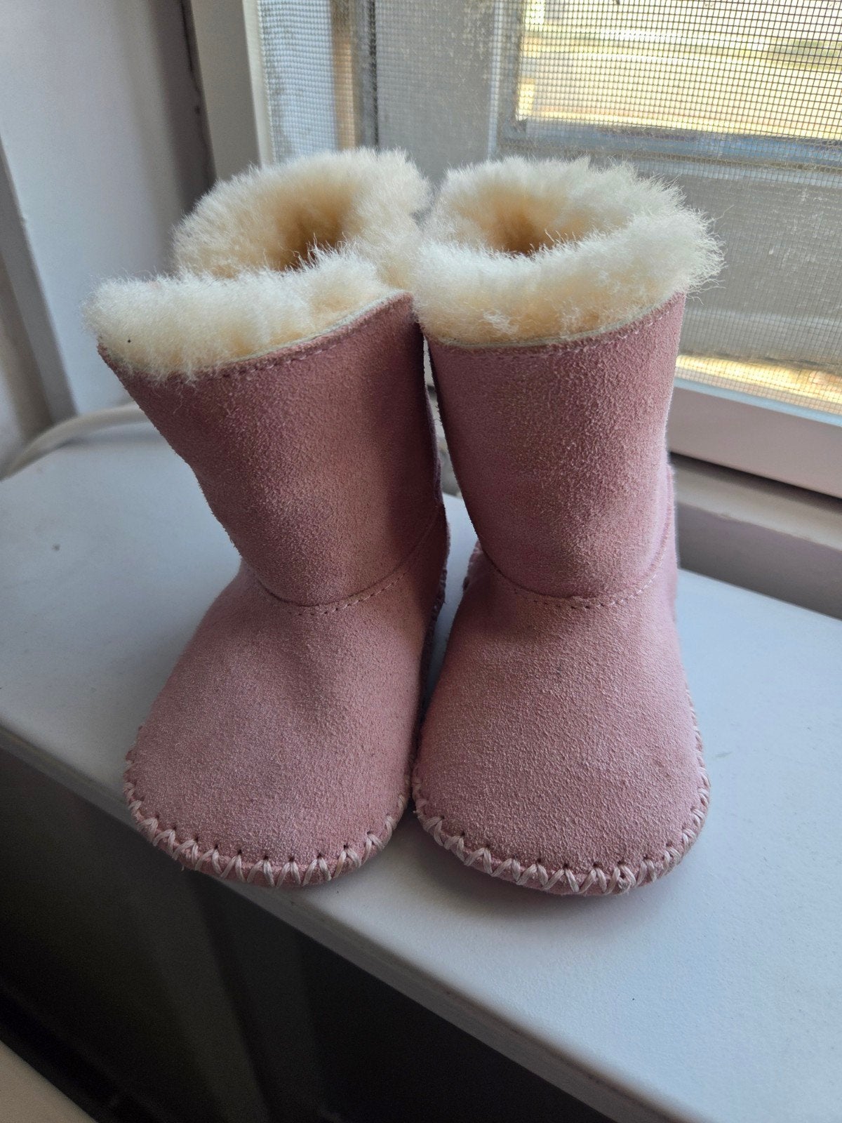 Roze UGG baby laarsjes - Maat EU 18, Kinderen en Baby's, Gebruikt, UGG, Meisje, Laarsjes