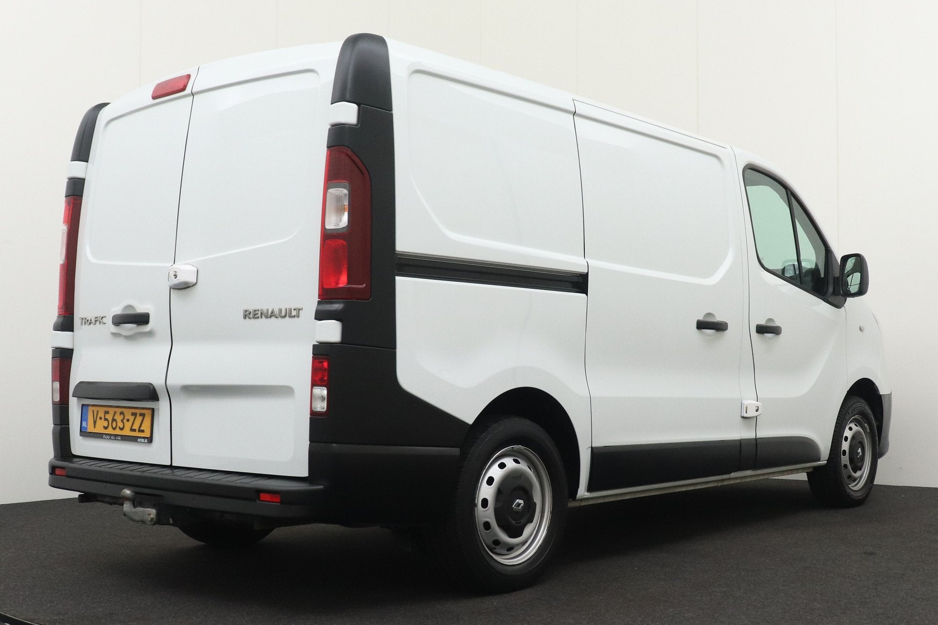Renault Trafic 1.6 dCi T29 L1H1 Comfort Energy Trekhaak Hout, Voorwielaandrijving, Dealer onderhouden, Stof, Gebruikt