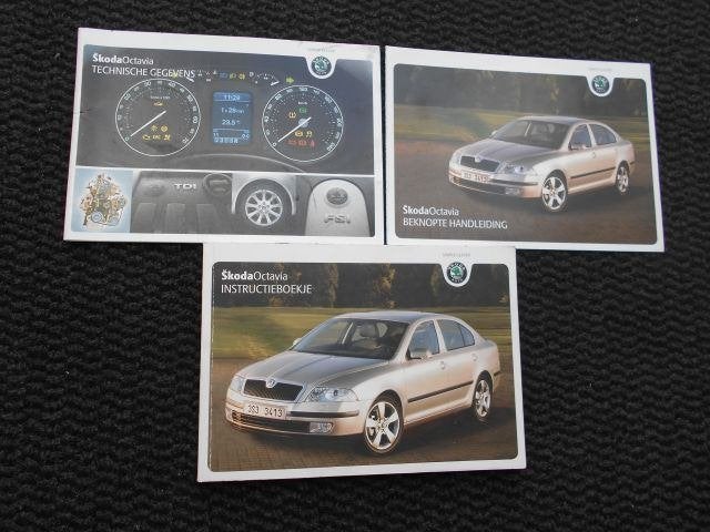 Skoda Octavia 2004-2009 Handleidingset Nederlands Origineel, Verzenden