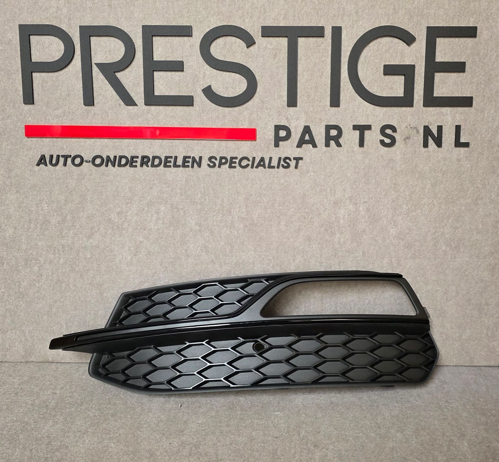 Voorbumper Mistlamp Rooster Audi A3 8V S-line S3 Links Inleg, Gebruikt, -, Ophalen of Verzenden, -